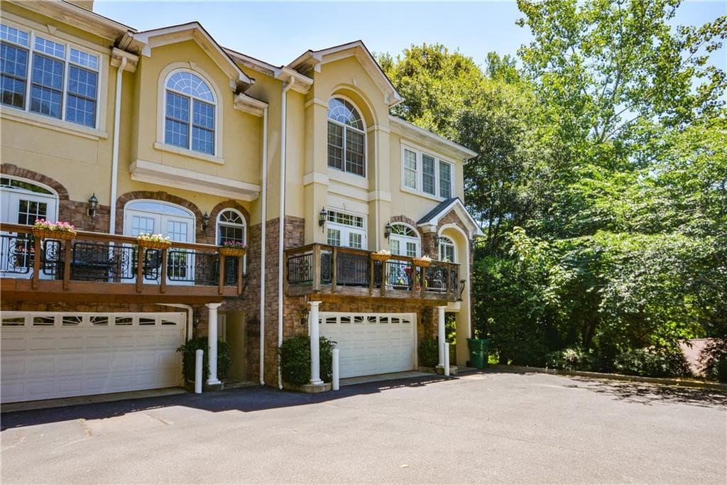 2 bedroom, 3 bathroom, 1,354 sq ft townhouse sold at 331 Carpenter Drive 5, Atlanta, GA 30328