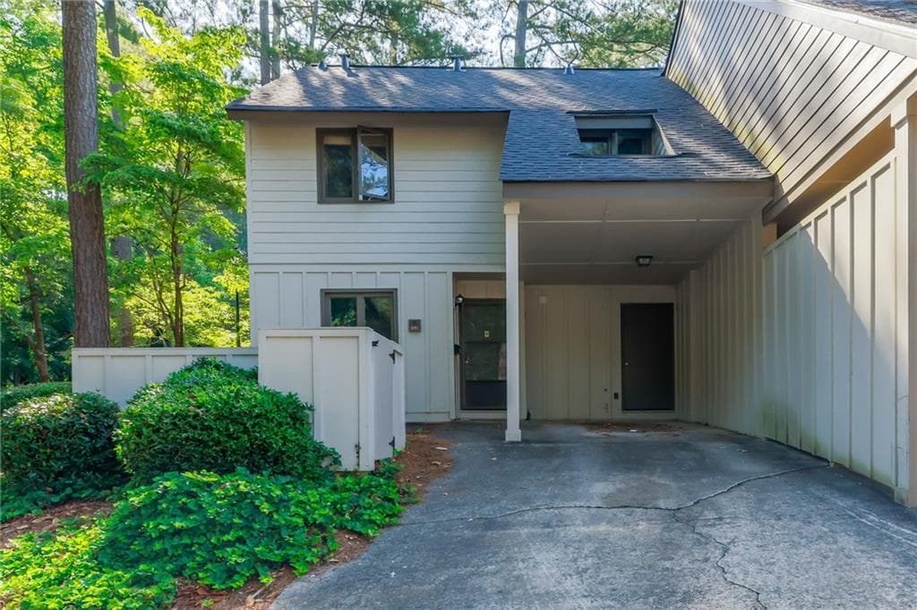 3 bedroom, 3 bathroom, 1,516 sq ft condominium sold at 893 Cedar Canyon Square, Marietta, GA 30067