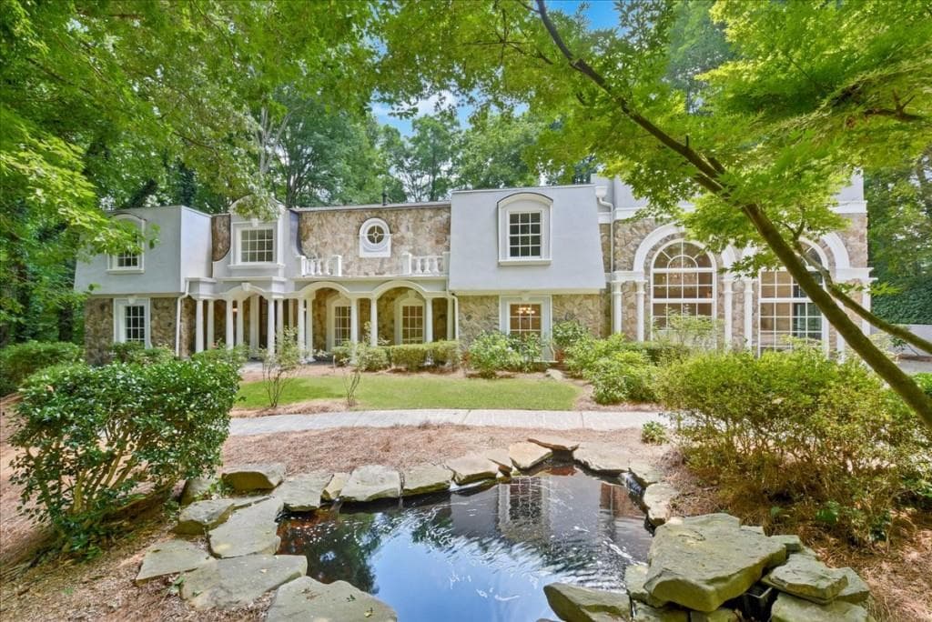 8970 Huntcliff Trace, Sandy Springs, GA 30350 — most recent listing photo