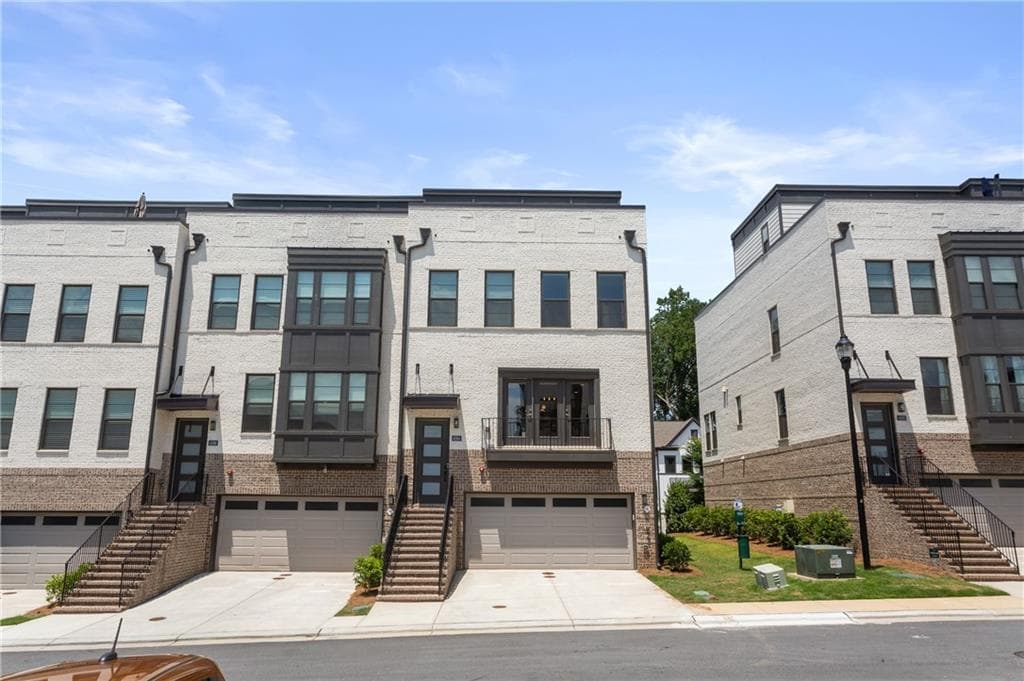3 bedroom, 5 bathroom, 3,255 sq ft townhouse sold at 4394 Benfield Way, Smyrna, GA 30080