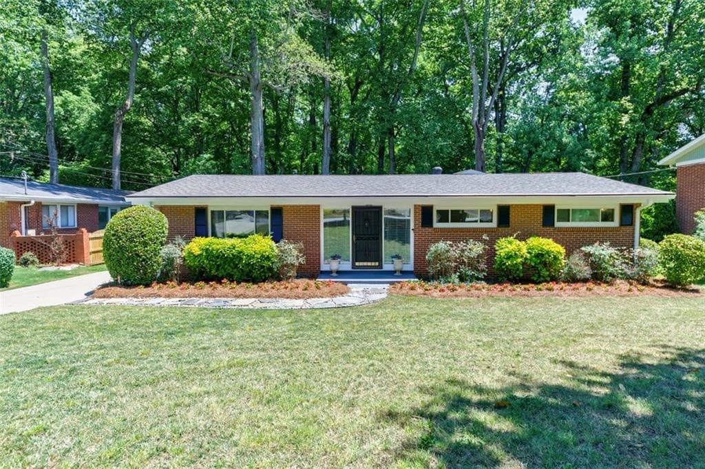 3 bedroom, 2 bathroom, 1,404 sq ft single family residence sold at 2167 FAIRWAY Circle, Brookhaven, GA 30319