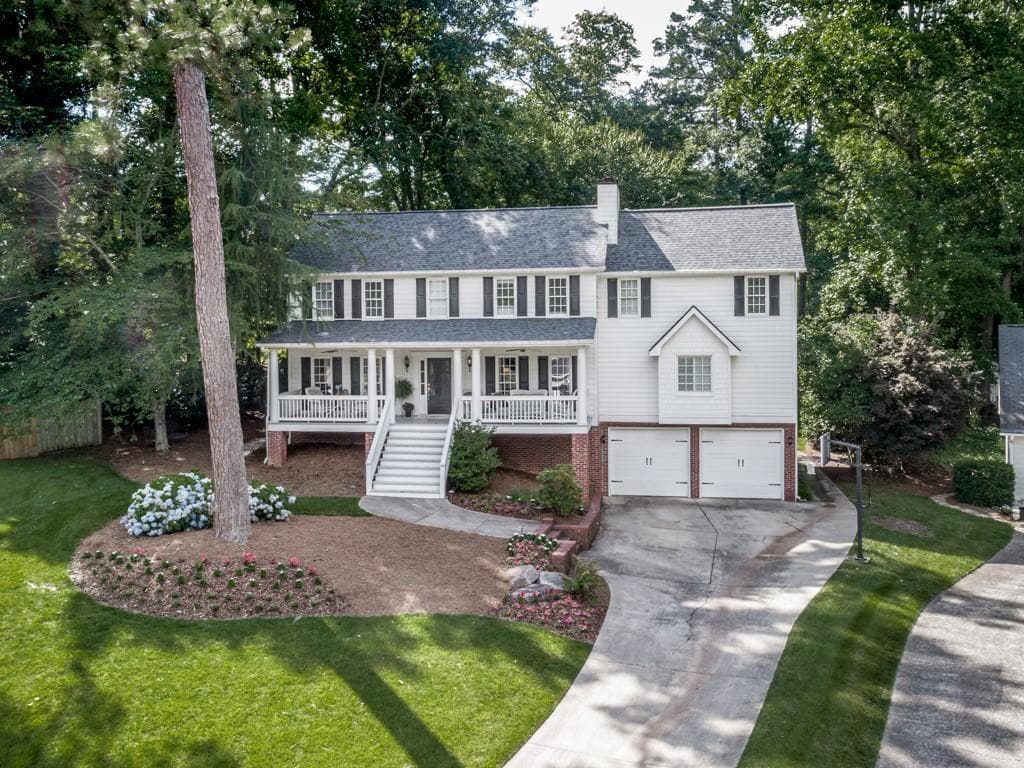 5 bedroom, 5 bathroom, 4,350 sq ft single family residence sold at 4259 Glenforest Way, Roswell, GA 30075