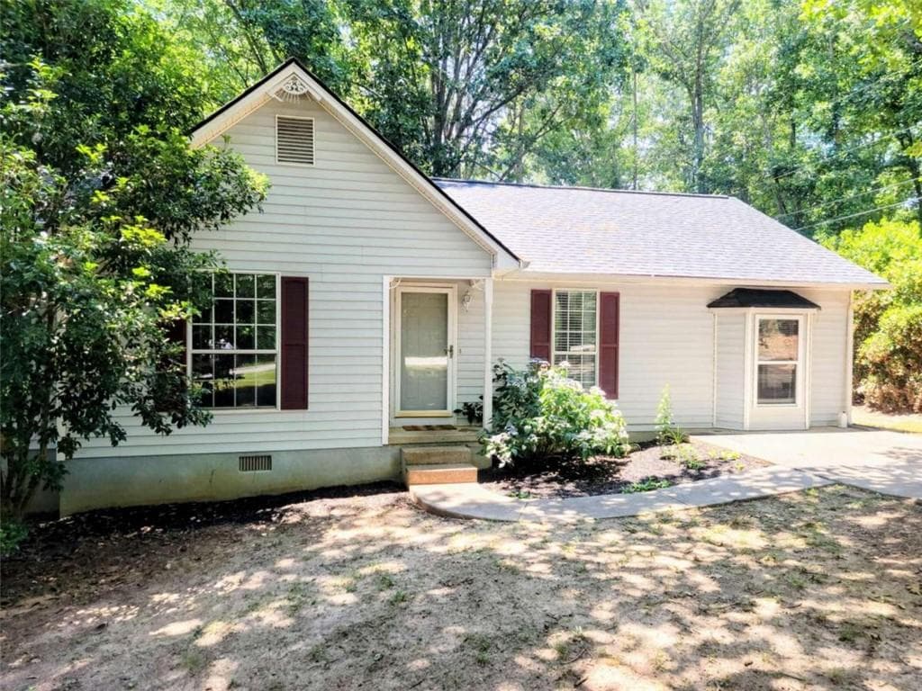 4 bedroom, 2 bathroom, 1,068 sq ft single family residence sold at 3646 Greencrest Road, Gainesville, GA 30506