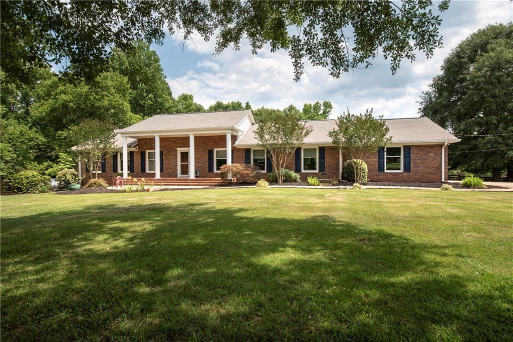 5485 Highway 332, Hoschton, GA 30548 — most recent listing photo