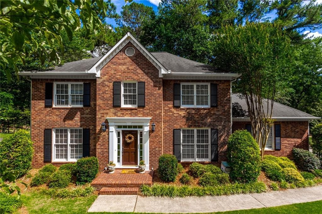 4 bedroom, 3 bathroom, 2,634 sq ft single family residence sold at 8060 Willow Tree Way, Alpharetta, GA 30005