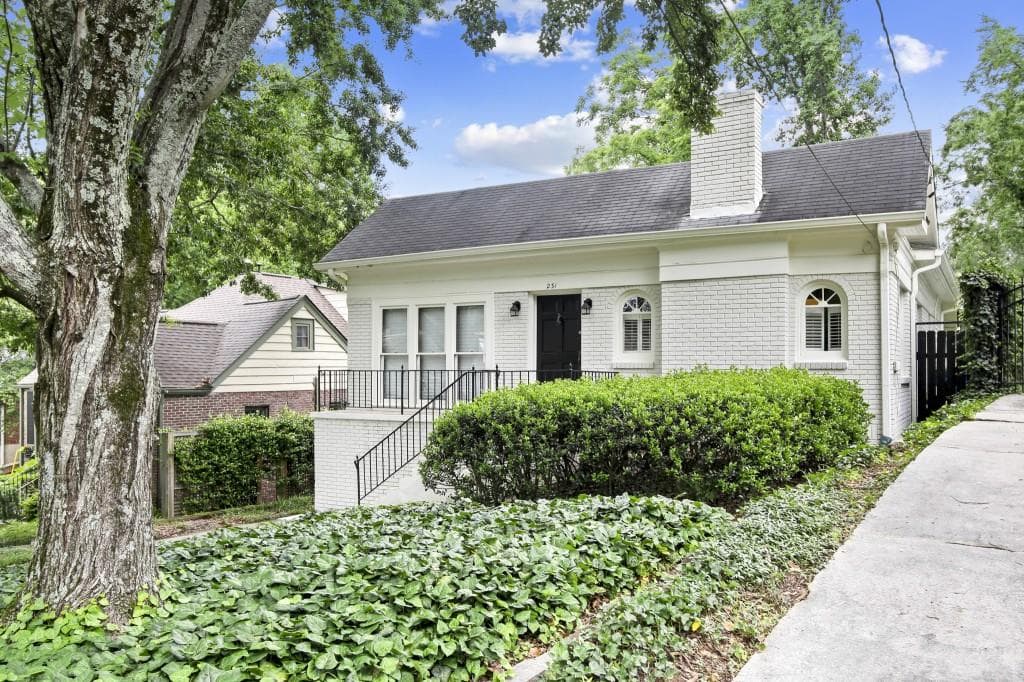 2 bedroom, 1 bathroom, 1,441 sq ft single family residence sold at 231 Peachtree Way, Atlanta, GA 30305