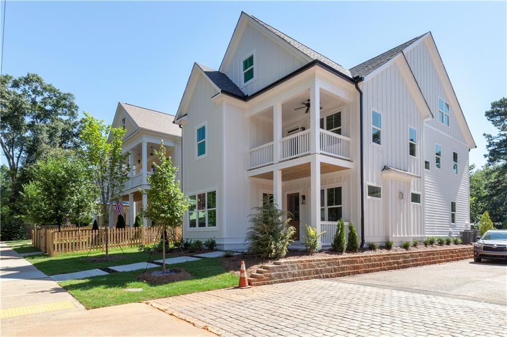 4 bedroom, 4 bathroom, 3,015 sq ft single family residence sold at 2811 Mathews Street, Smyrna, GA 30080