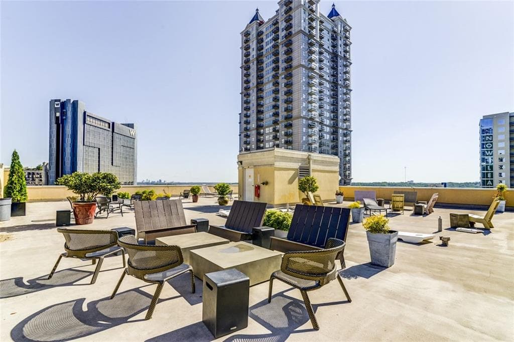 1 bedroom, 1 bathroom, 764 sq ft condominium sold at 1101 JUNIPER Street 1007, Atlanta, GA 30309