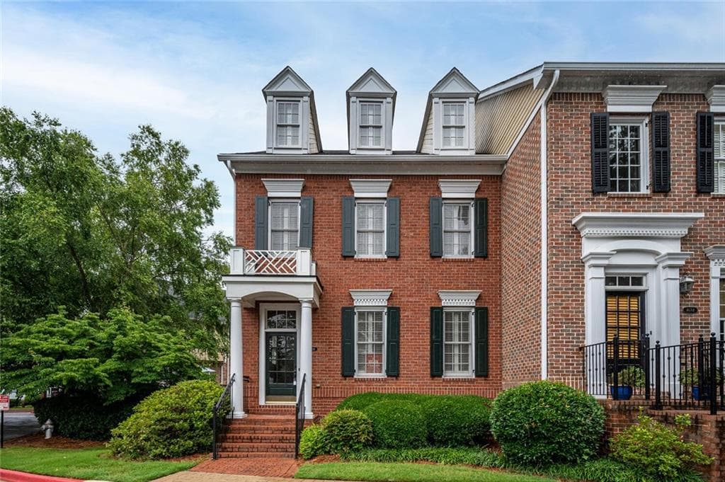 3 bedroom, 3 bathroom, 2,312 sq ft townhouse sold at 4686 Ivygate Circle, Atlanta, GA 30339