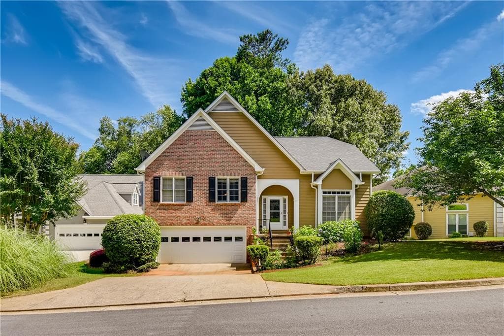 4 bedroom, 3 bathroom, 2,638 sq ft single family residence sold at 115 RIVER TERRACE Point, Roswell, GA 30076