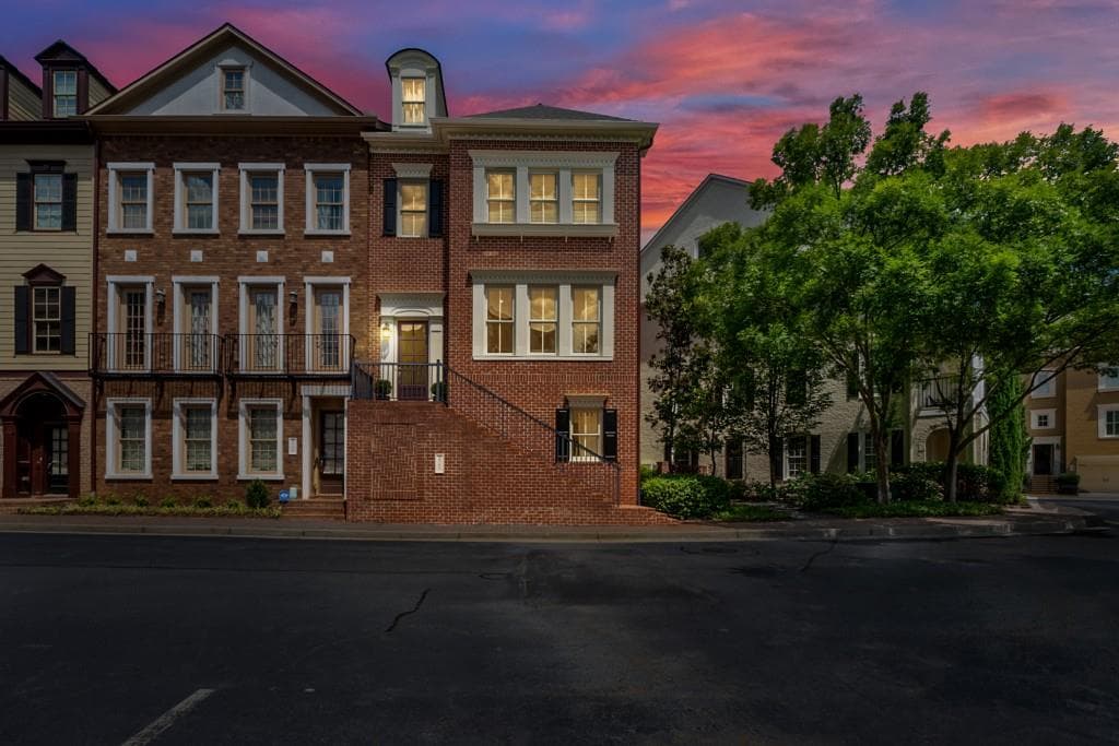 4 bedroom, 5 bathroom, 3,981 sq ft townhouse sold at 2141 Monhegan Way 12, Smyrna, GA 30080