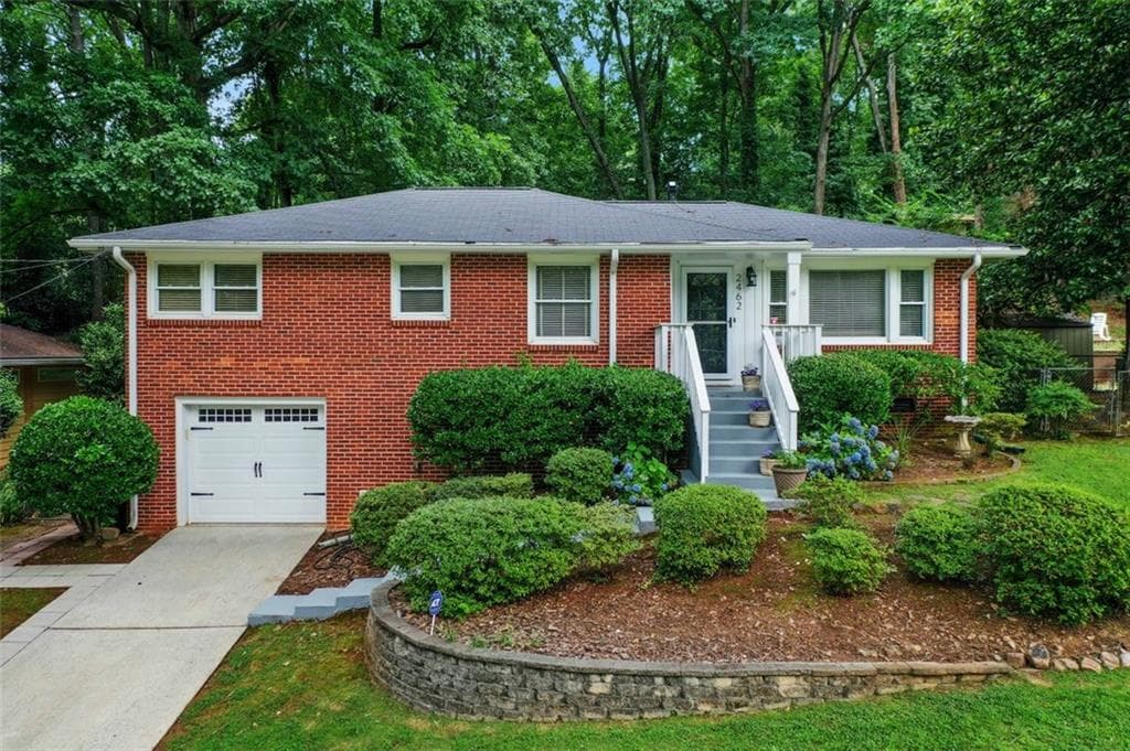 2462 Hunting Valley Drive, Decatur, GA 30033 — most recent listing photo
