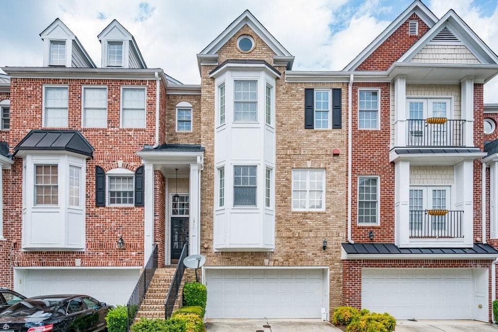3 bedroom, 4 bathroom, 2,998 sq ft condominium sold at 1311 Creekside Place, Smyrna, GA 30082