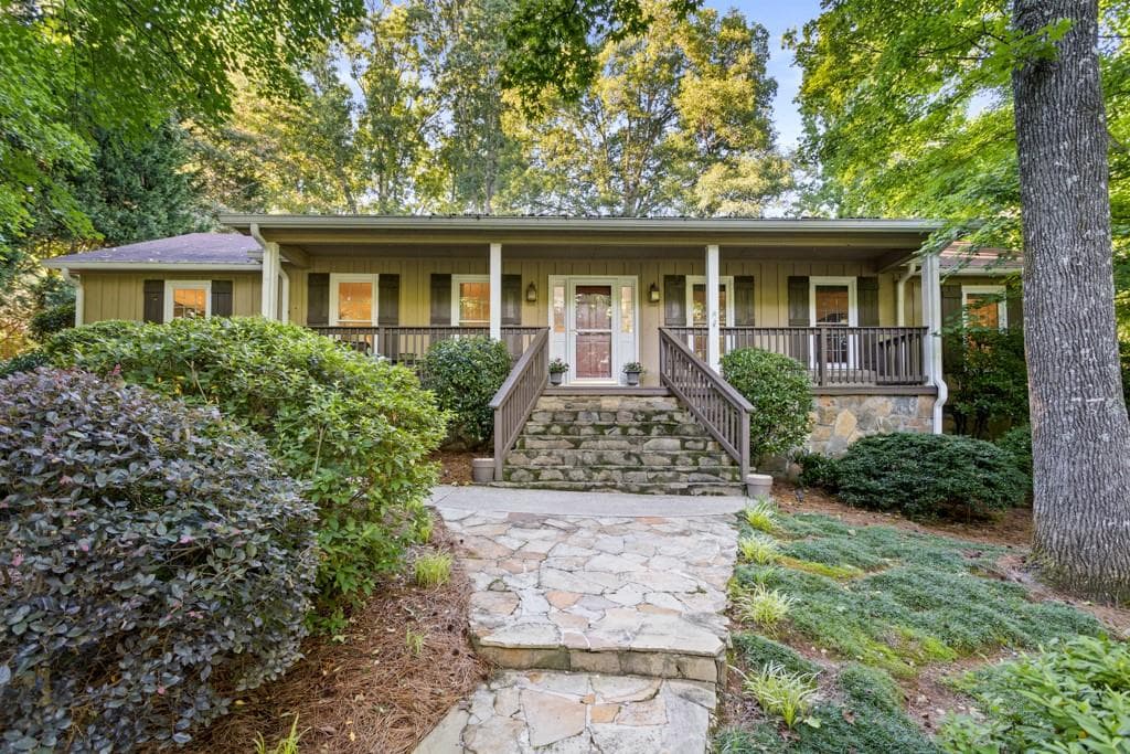 3 bedroom, 2 bathroom, 1,848 sq ft single family residence sold at 3809 Cherokee Ford, Gainesville, GA 30506