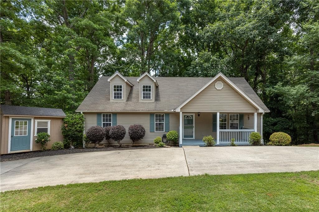 3 bedroom, 2 bathroom, 1,372 sq ft single family residence sold at 3140 Hidden Pass, Gainesville, GA 30506