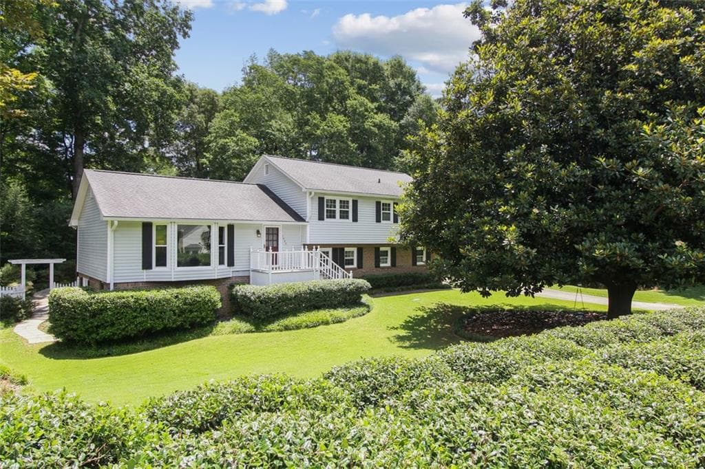 4 bedroom, 3 bathroom, 2,090 sq ft single family residence sold at 1485 Mosswood Lane, Smyrna, GA 30082
