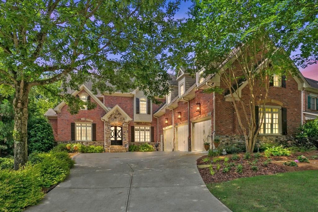 7720 Marsh Court, Sandy Springs, GA 30328 — most recent listing photo