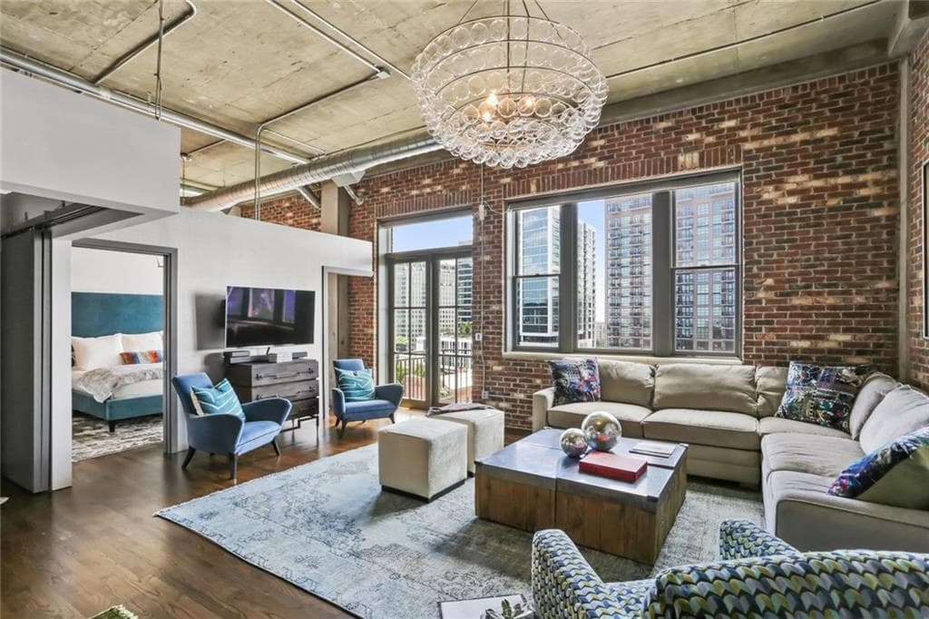 2 bedroom, 2 bathroom, 1,368 sq ft condominium sold at 3180 Mathieson Drive 1002, Atlanta, GA 30305