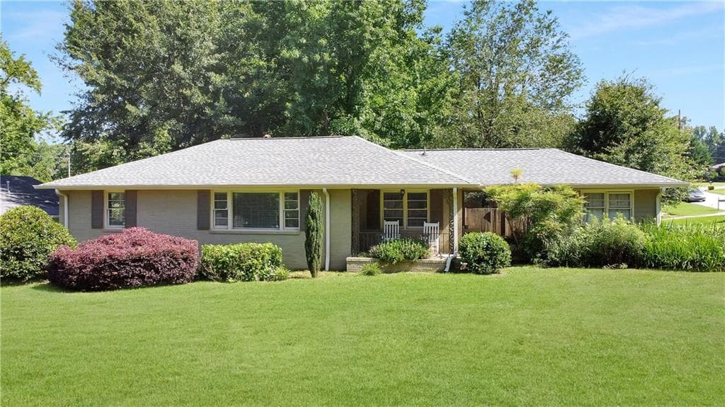 3 bedroom, 2 bathroom, 1,315 sq ft single family residence sold at 819 Bank Street, Smyrna, GA 30080