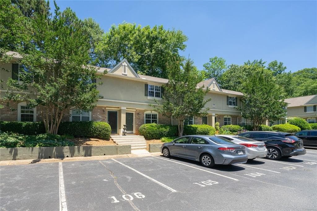2 bedroom, 3 bathroom, 1,324 sq ft townhouse sold at 6900 Roswell Road I 4, Atlanta, GA 30328