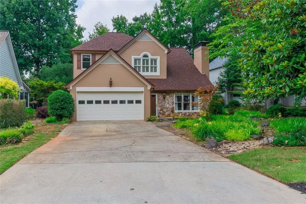 3 bedroom, 3 bathroom, 2,064 sq ft single family residence sold at 960 Litchfield Place, Roswell, GA 30076