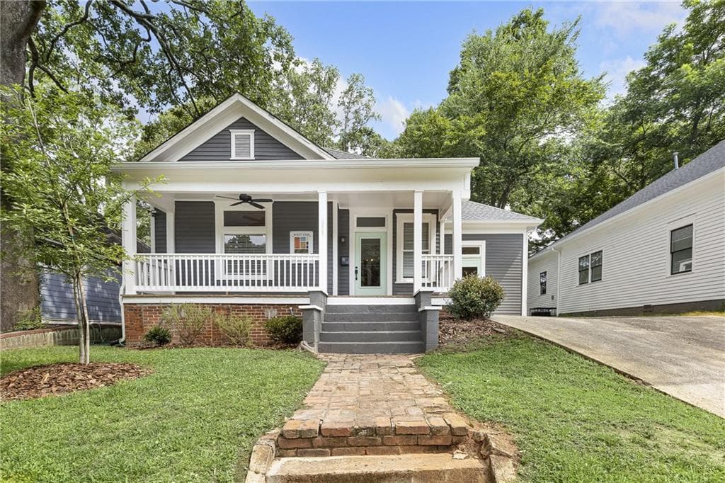 3 bedroom, 2 bathroom, 1,791 sq ft single family residence sold at 895 White Street, Atlanta, GA 30310