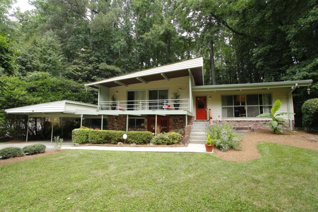 3 bedroom, 3 bathroom, 2,080 sq ft single family residence sold at 3798 Valley Bluff Drive, Atlanta, GA 30340