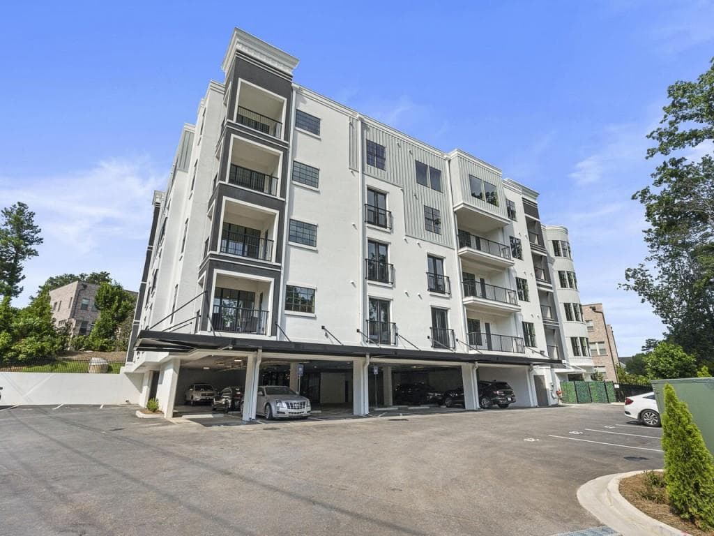 6890 Peachtree Dunwoody Road 101, Dunwoody, GA 30328 — most recent listing photo