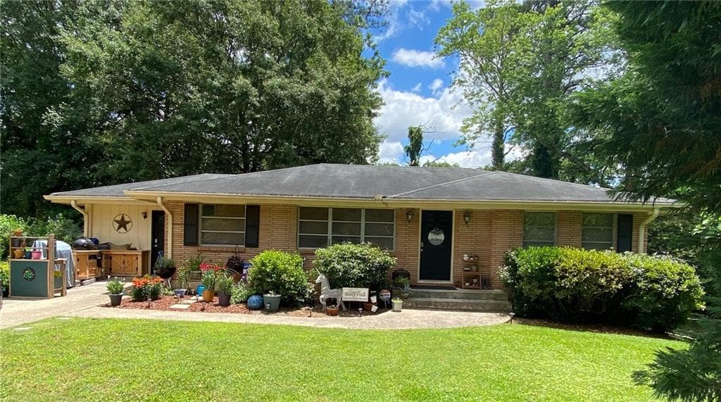 920 Lake Court, Smyrna, GA 30082 — most recent listing photo