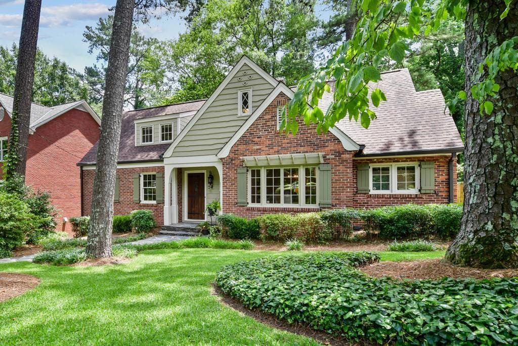 4 bedroom, 2 bathroom, 2,264 sq ft single family residence sold at 883 Wildwood Road, Atlanta, GA 30324