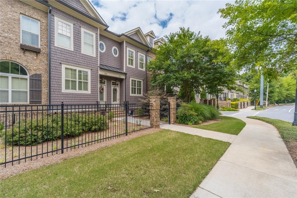 3 bedroom, 4 bathroom, 2,335 sq ft townhouse sold at 2440 Gatebury Circle, Atlanta, GA 30341