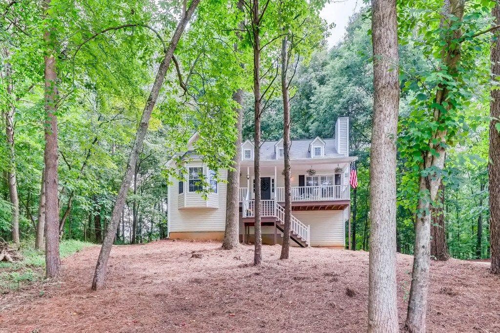 3 bedroom, 3 bathroom, 1,741 sq ft single family residence sold at 505 Canterbury Court, Canton, GA 30115