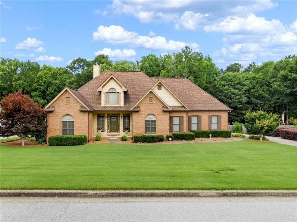 3 bedroom, 3 bathroom, 2,245 sq ft single family residence sold at 2880 Crystal Ridge Drive, Dacula, GA 30019