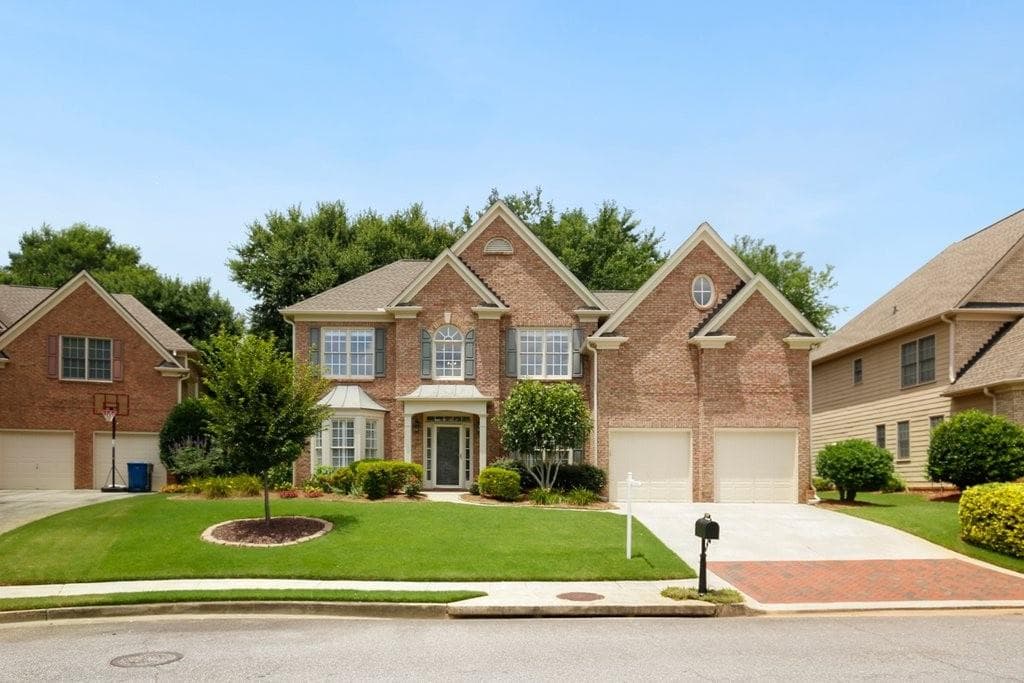 5 bedroom, 3 bathroom, 2,808 sq ft single family residence sold at 1950 Willshire Glen, Alpharetta, GA 30009