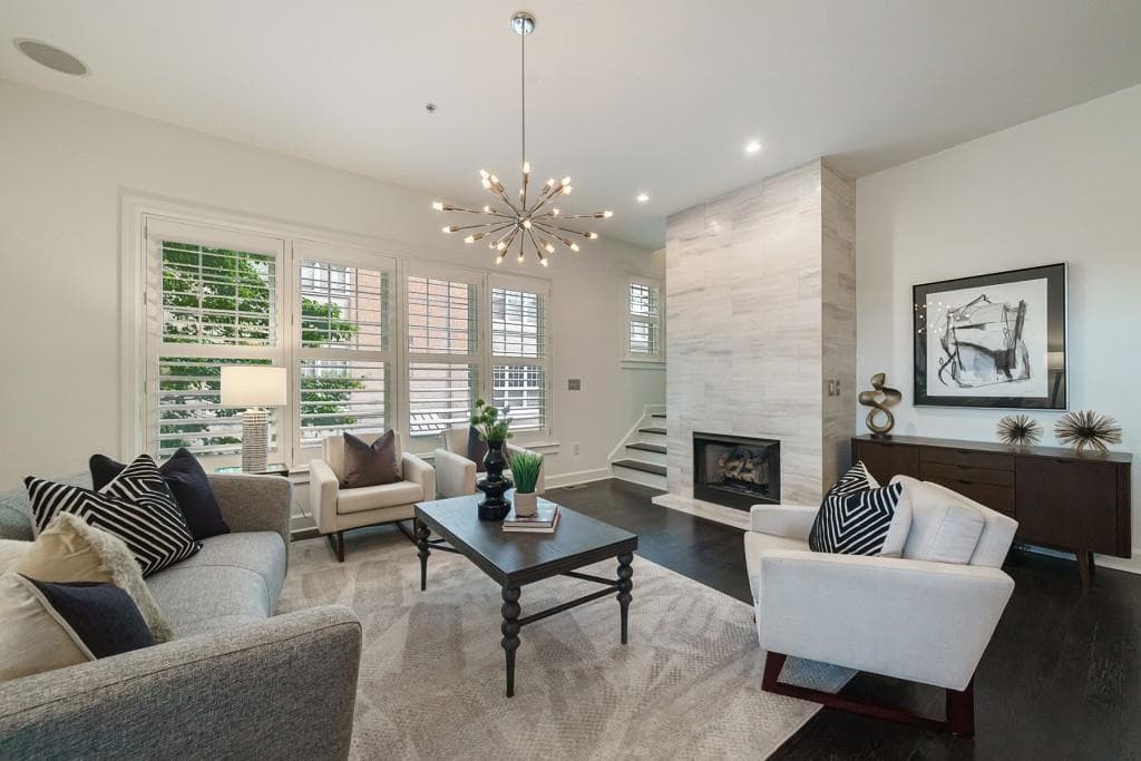 2 bedroom, 3 bathroom, 2,010 sq ft townhouse sold at 1390 Parkview Lane, Atlanta, GA 30324