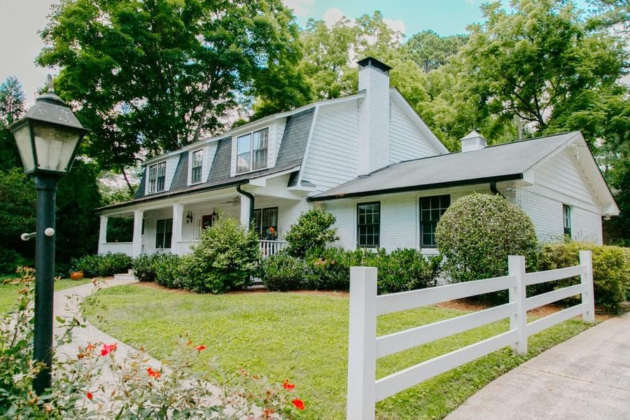 3 bedroom, 3 bathroom, 2,240 sq ft single family residence sold at 3032 Belingham Drive, Atlanta, GA 30345