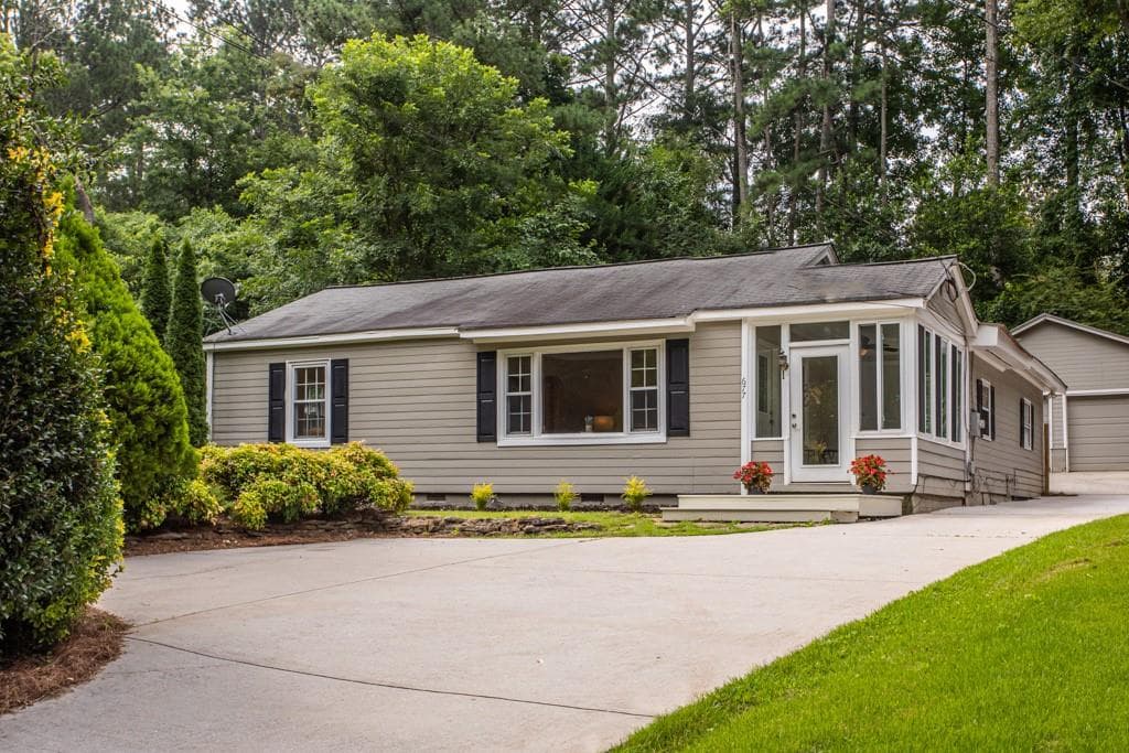677 Scott Circle, Decatur, GA 30033 — most recent listing photo