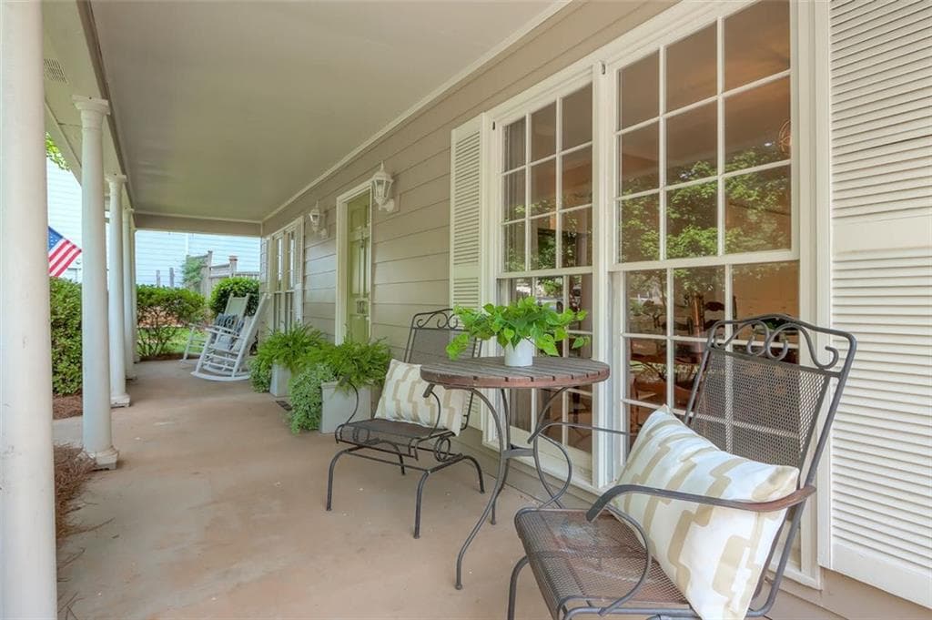 3 bedroom, 3 bathroom, 1,793 sq ft single family residence sold at 110 Lace Wing Court, Roswell, GA 30076