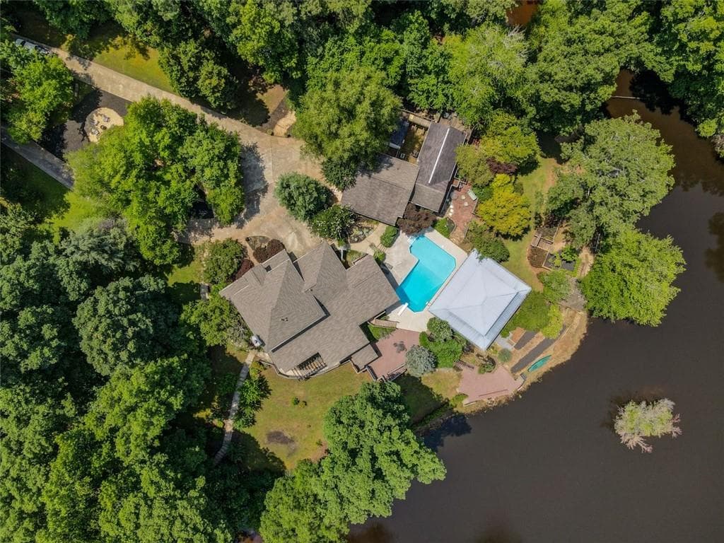 8 bedroom, 7 bathroom, 6,806 sq ft single family residence sold at 42 STONE Court, Acworth, GA 30101