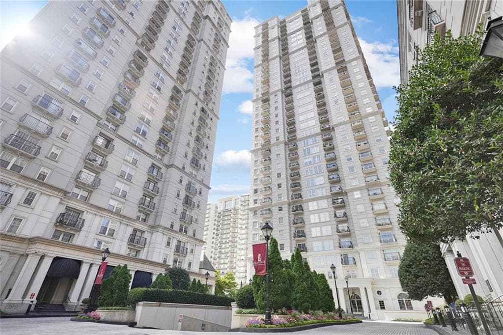 2 bedroom, 3 bathroom, 1,383 sq ft condominium sold at 195 14th Street 2308, Atlanta, GA 30309