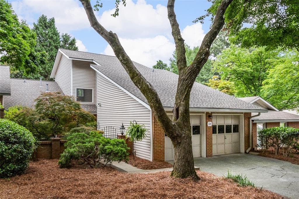 104 Dunwoody Springs Drive, Sandy Springs, GA 30328 — most recent listing photo