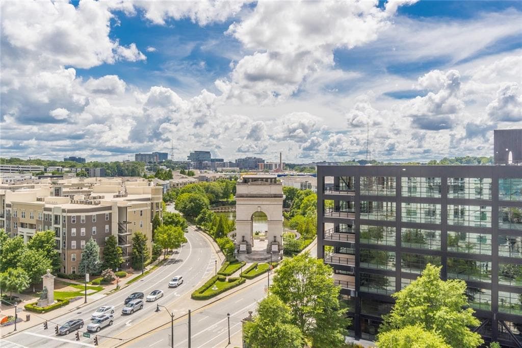2 bedroom, 2 bathroom, 1,045 sq ft condominium sold at 361 17th Street 822, Atlanta, GA 30363
