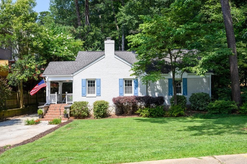 3 bedroom, 2 bathroom single family residence sold at 933 S McDonough Street, Decatur, GA 30030