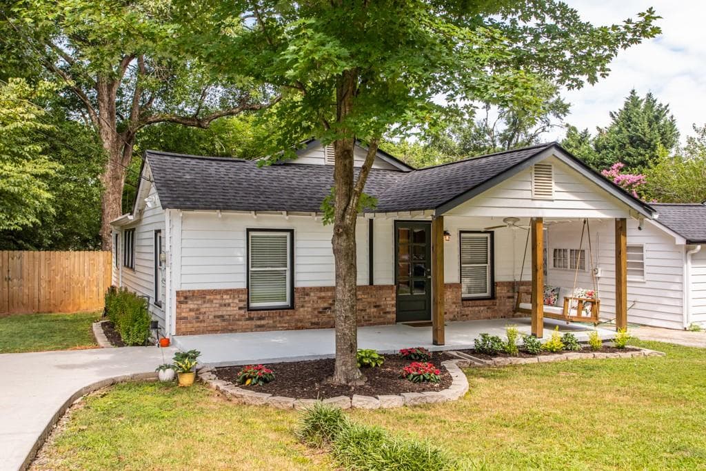 862 Tanner Drive, Scottdale, GA 30079 — most recent listing photo