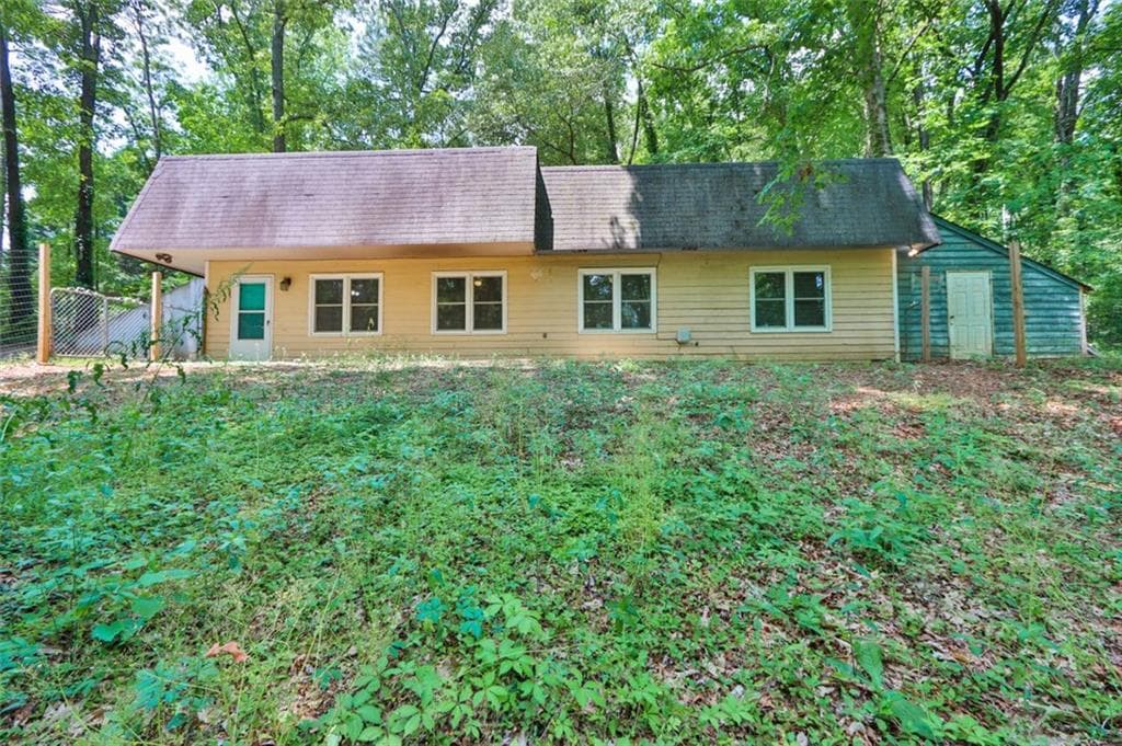 3 bedroom, 2 bathroom, 1,560 sq ft single family residence sold at 173 LITTLE BROOK Drive, Woodstock, GA 30188