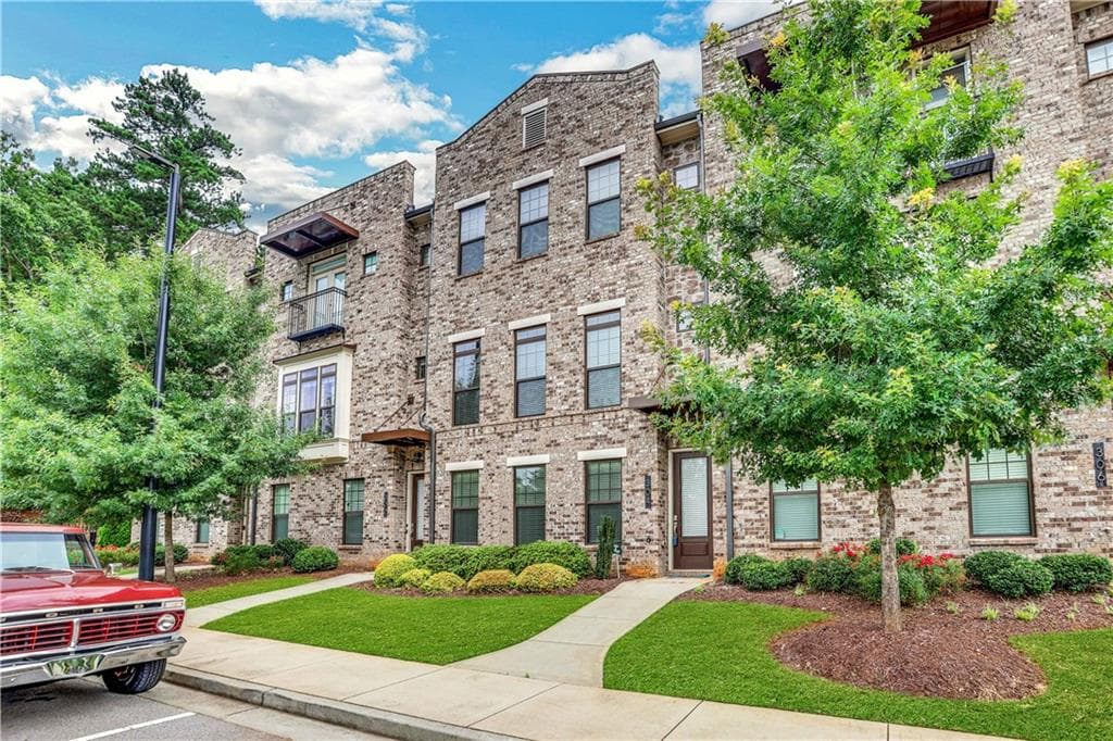 3 bedroom, 4 bathroom, 2,527 sq ft townhouse sold at 304 Coalter Way, Decatur, GA 30030