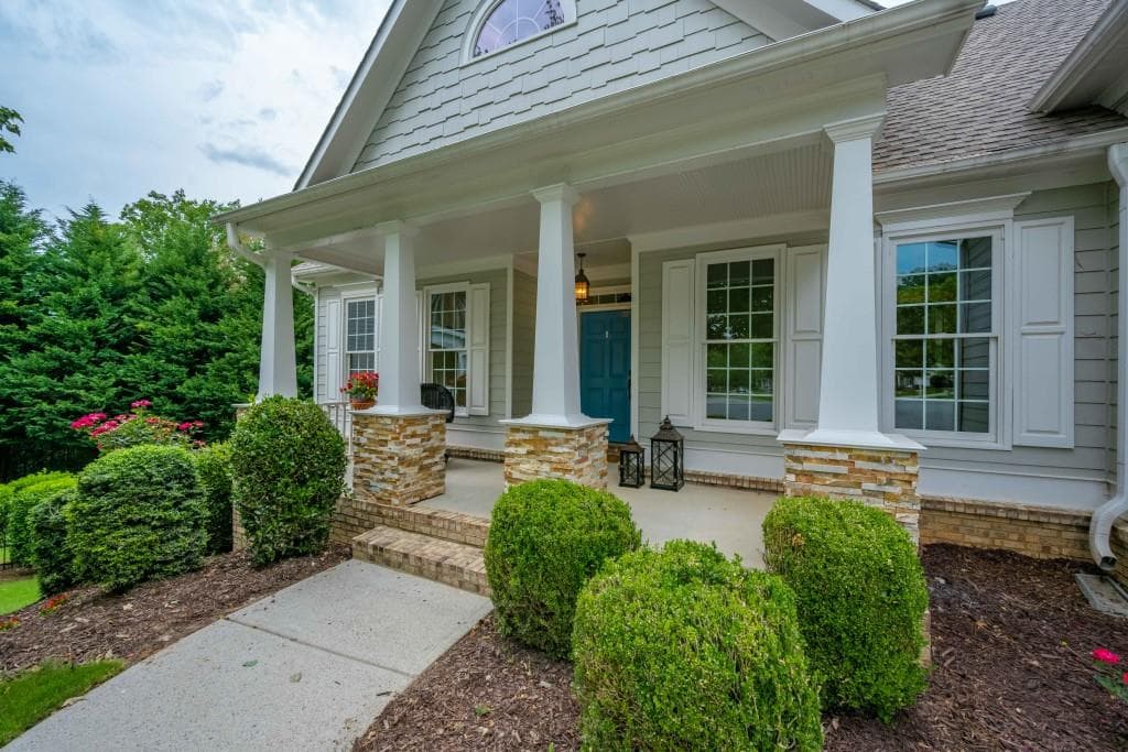 4 bedroom, 3 bathroom, 2,448 sq ft single family residence sold at 7170 High Ridge Court, Cumming, GA 30041