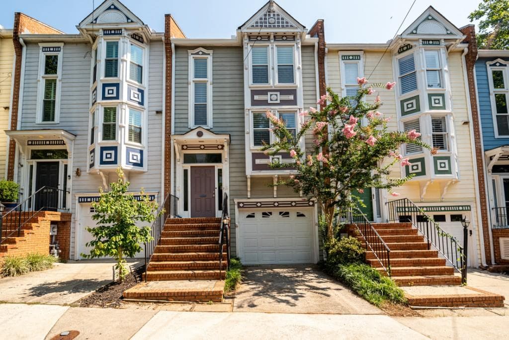 3 bedroom, 2 bathroom, 1,814 sq ft townhouse sold at 204 6th Street, Atlanta, GA 30308