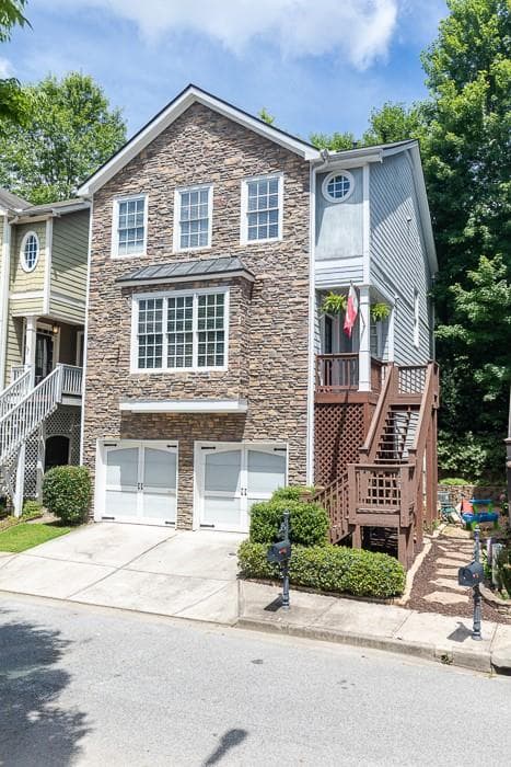 3 bedroom, 3 bathroom, 1,670 sq ft single family residence sold at 2249 Parkview Court, Atlanta, GA 30318