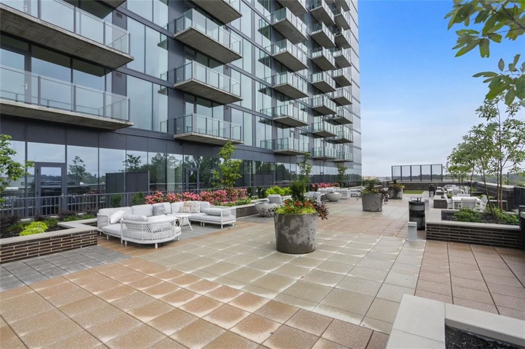2 bedroom, 2 bathroom, 1,316 sq ft condominium sold at 788 W Marietta Street 609, Atlanta, GA 30318